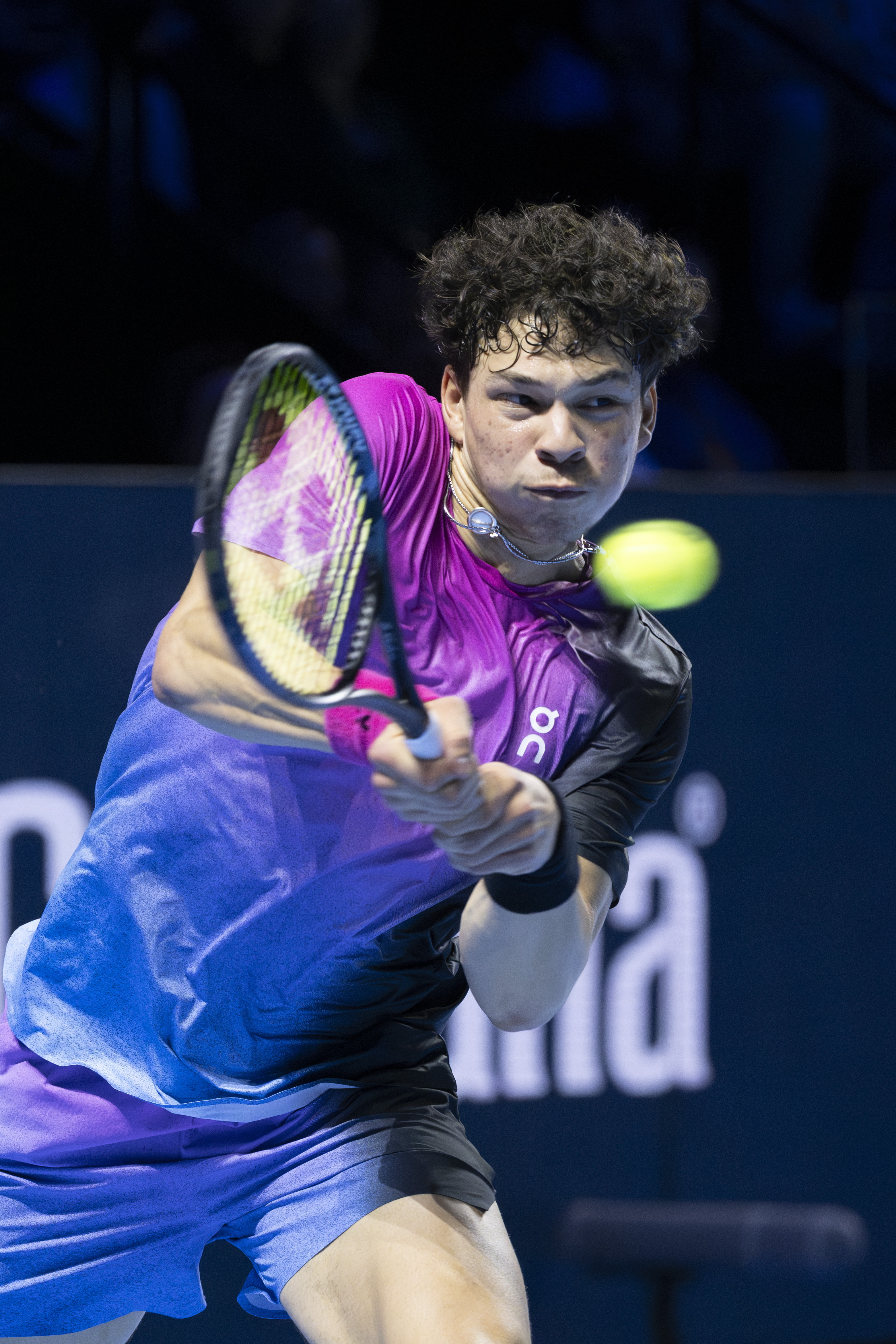 西班牙网球队翻盘德国网球队,瓦林卡制霸全场 西班牙网球队翻盘德国网球队,瓦林卡制霸全场