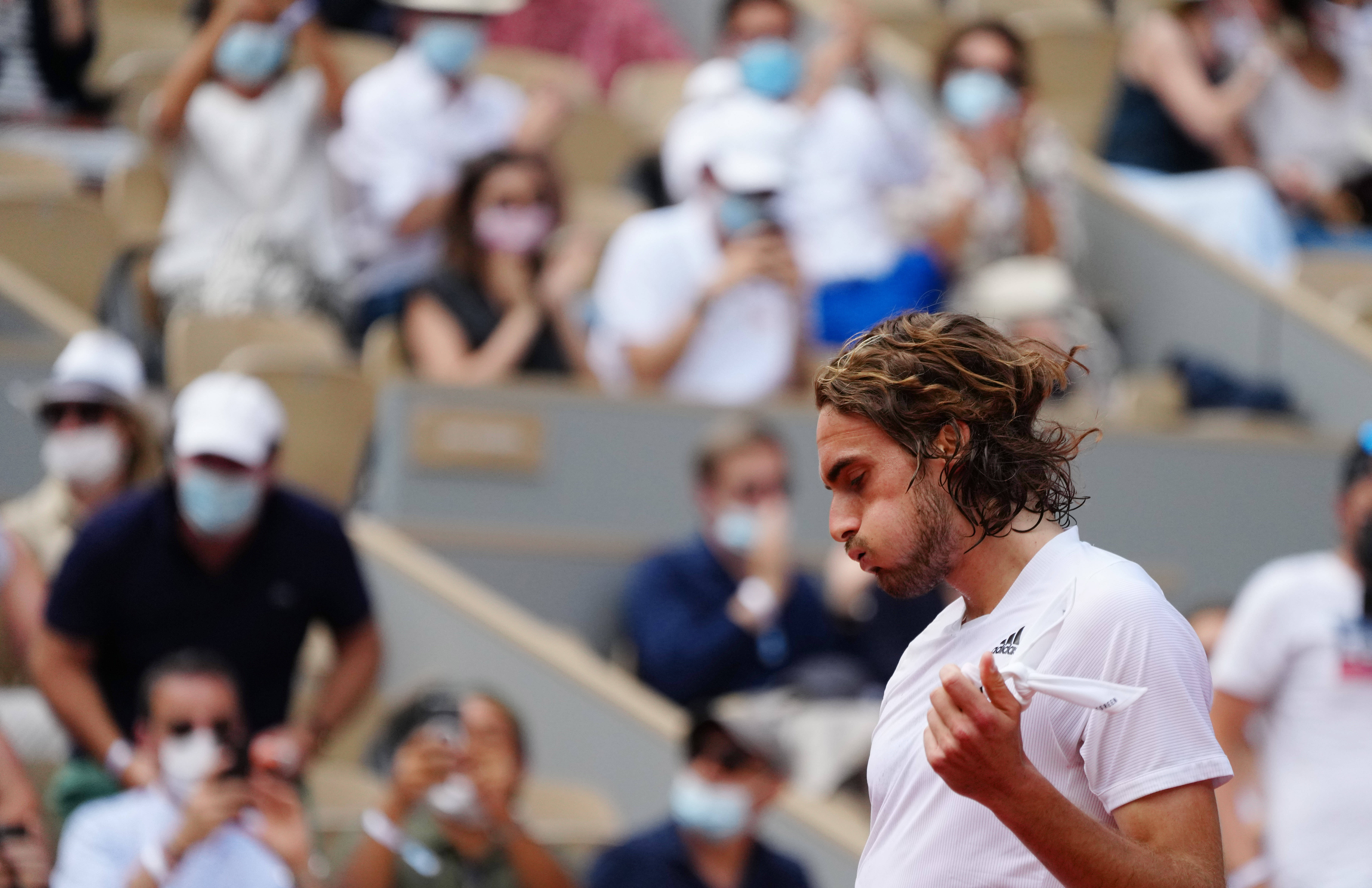 西班牙网球队翻盘法国网球队,西西帕斯打破历史纪录 西班牙网球队翻盘法国网球队,西西帕斯打破历史纪录