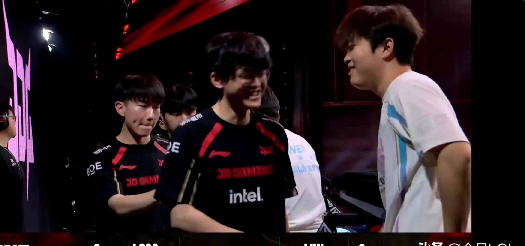 G2完胜V5,JackeyLove一己之力扛起全队 G2完胜V5,JackeyLove一己之力扛起全队