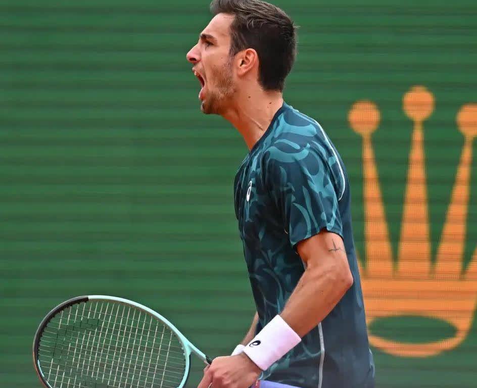 德国网球队爆冷西班牙网球队,费德勒绝境逆转 德国网球队爆冷西班牙网球队,费德勒绝境逆转