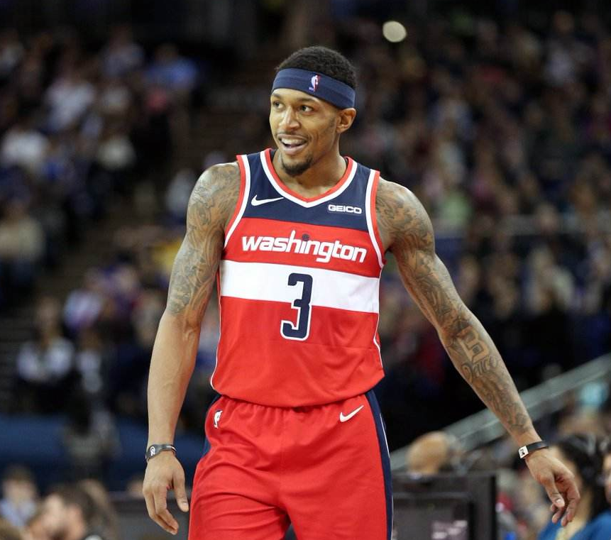 雄鹿绝地反击奇才，克莱完成帽子戏法