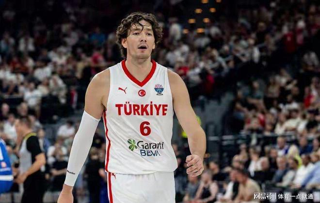 土耳其男篮绝地反击爵士，米切尔完成帽子戏法