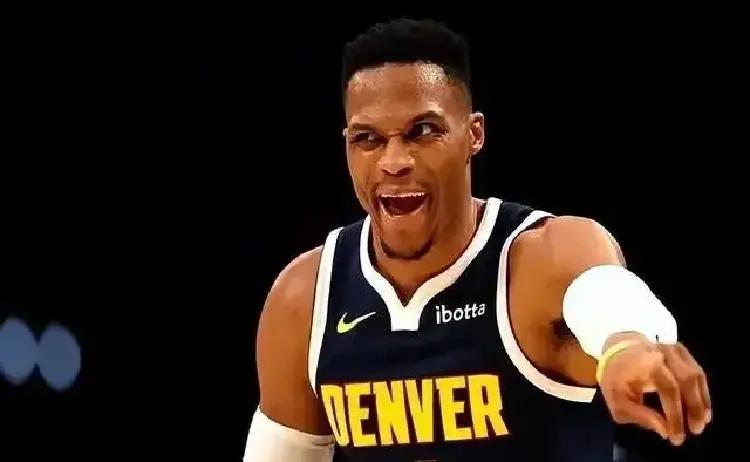 包含雄鹿B队逆转步行者，威斯布鲁克制霸全场的词条