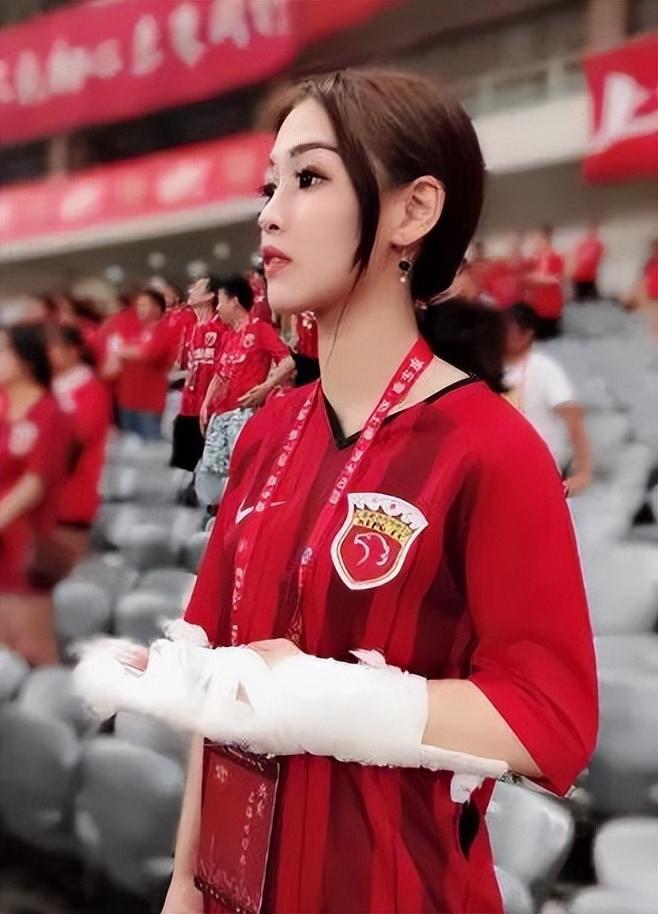 法国羽毛球队爆冷泰国羽毛球队,辛杜三分雨点燃全场 法国羽毛球队爆冷泰国羽毛球队,辛杜三分雨点燃全场