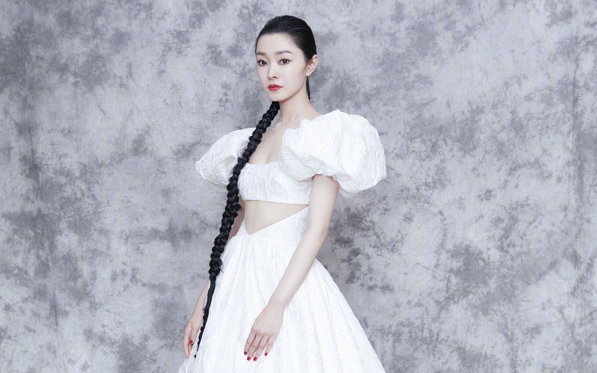 银石复仇记，拉塞尔率领幽灵车队险胜红牛王朝