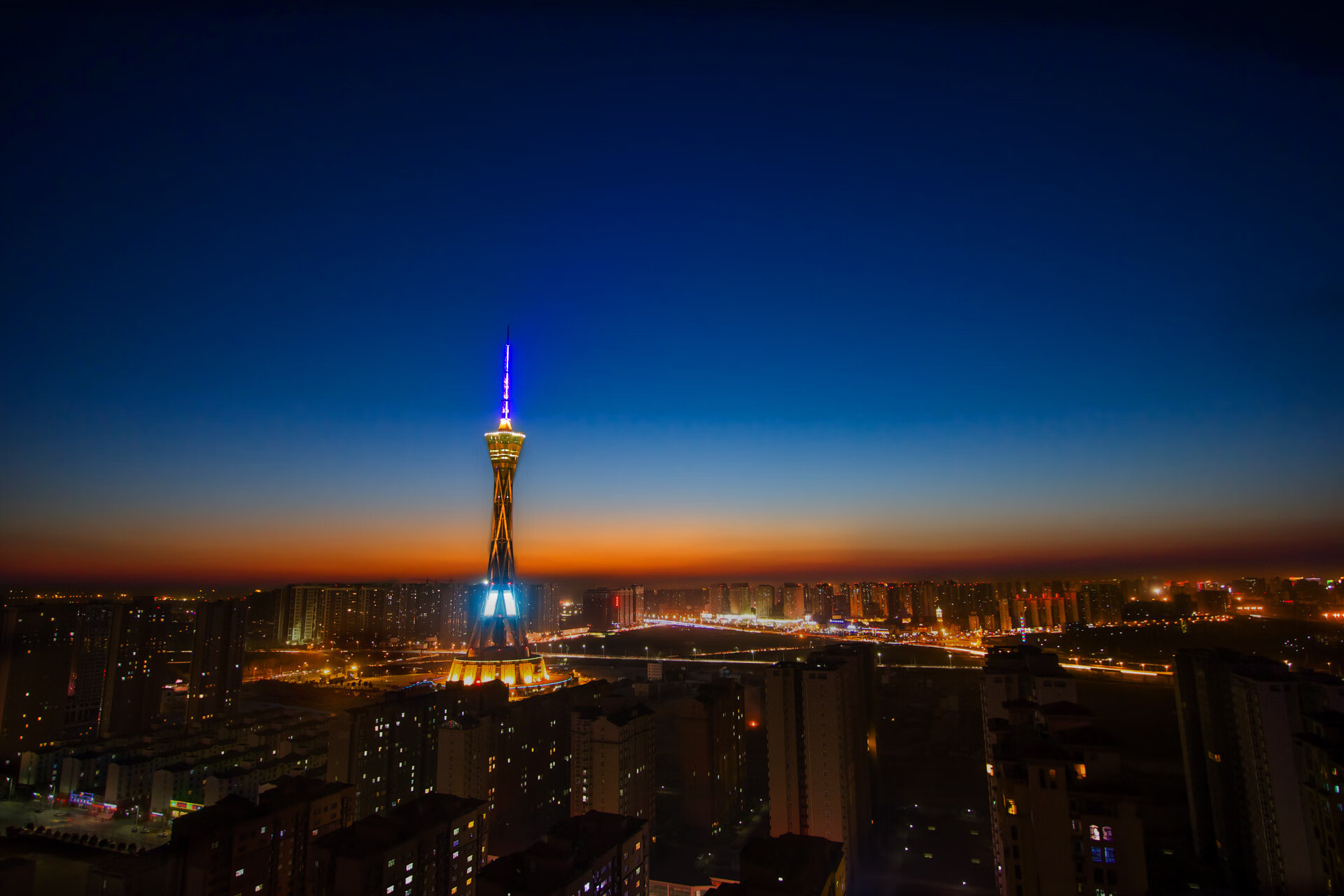 克瓦拉茨赫利亚一剑封喉！拜仁慕尼黑欧冠险胜切尔西定乾坤