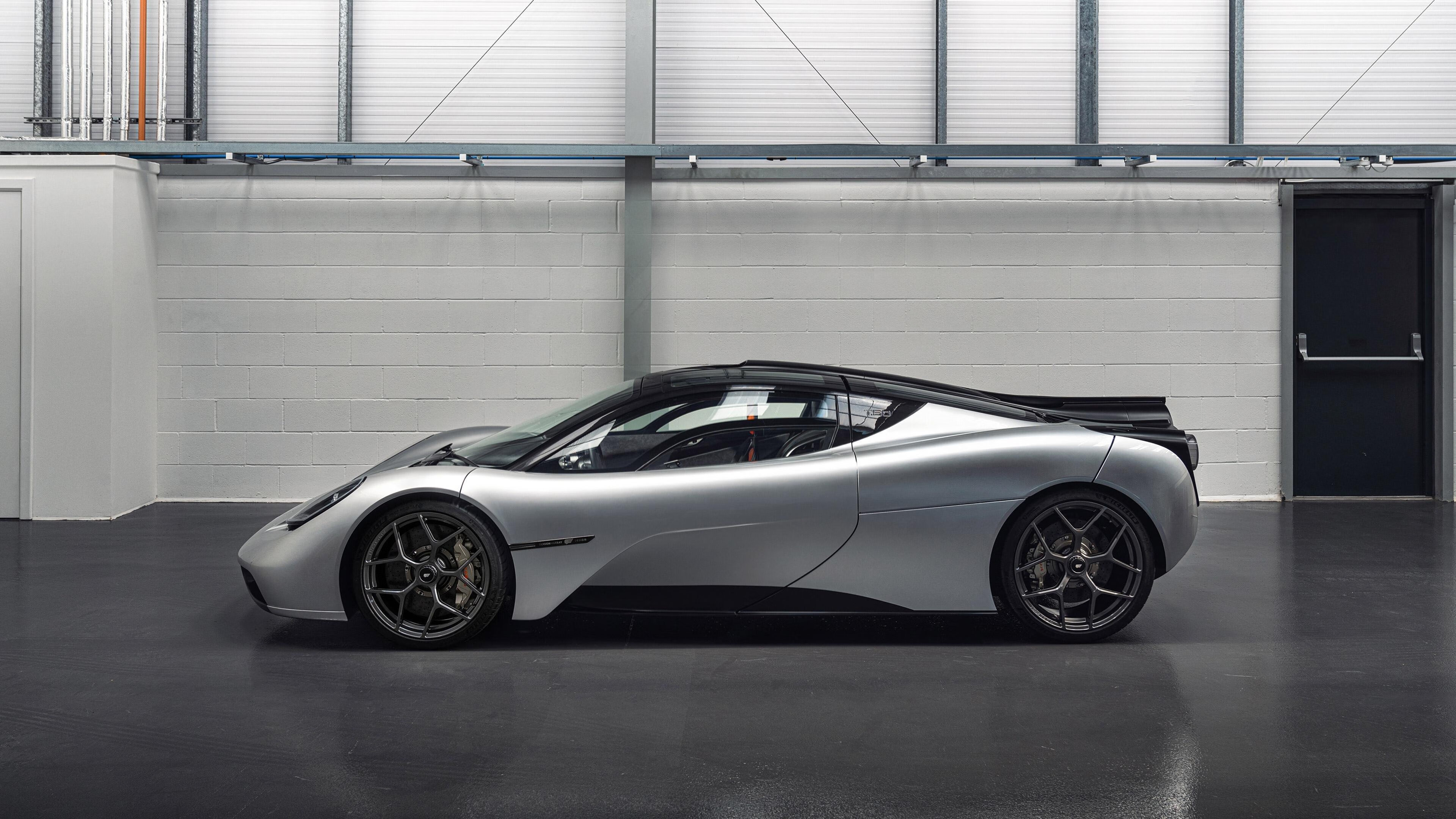 活塞血战魔术之夜，爱德华兹用一场43分的个人秀，定义了何谓现象级